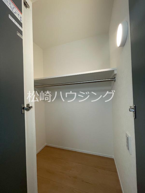AW中野松が丘2階 収納