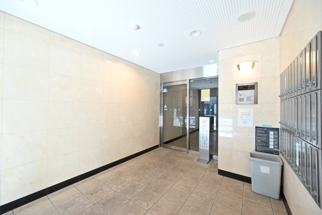 ロアール御茶ノ水妻恋坂 エントランス