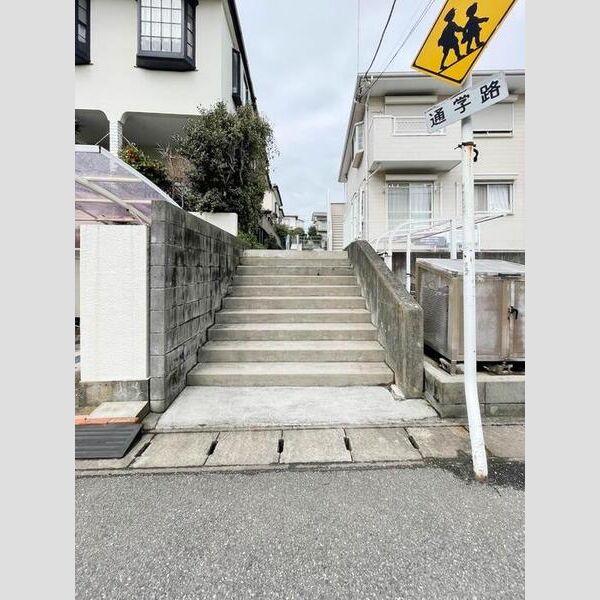 クリスタルパレス203号室 エントランス