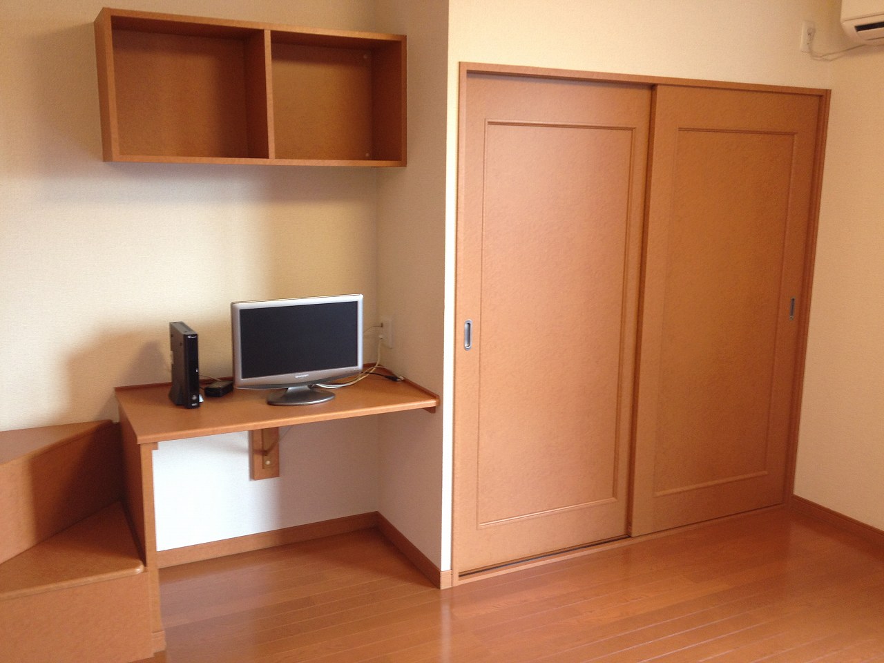 レオパレスルミエール 内観