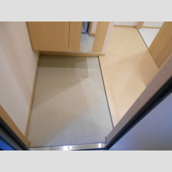 レフィナード(川越的場)101号室 玄関