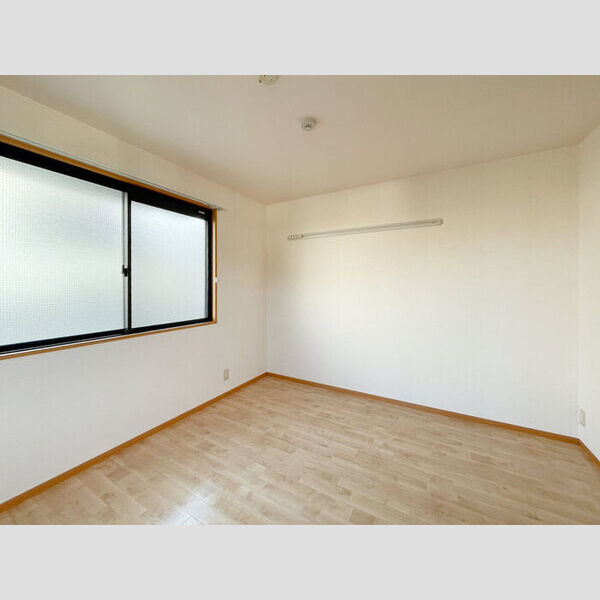 グリーンヒルズ106号室 洋室