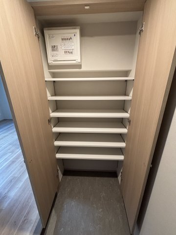 グランディアラフィーネ0406号室 収納