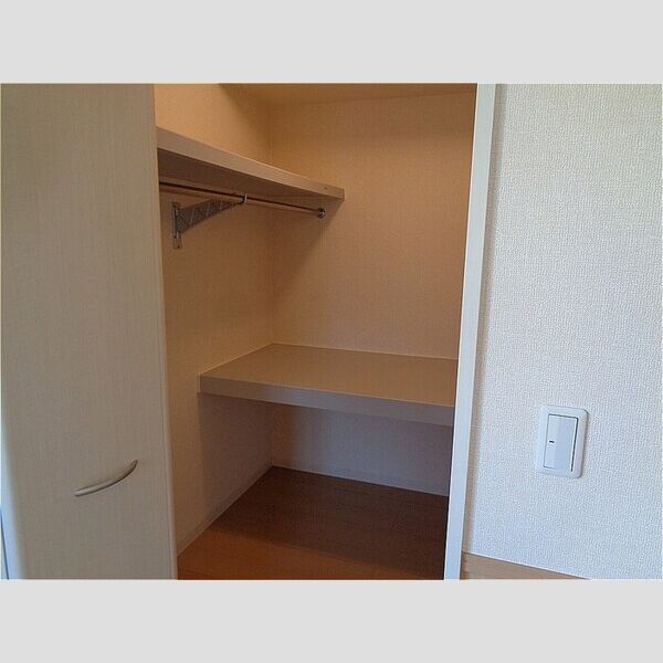 リビングタウンほたる野　B102号室 ウォークインクローゼット