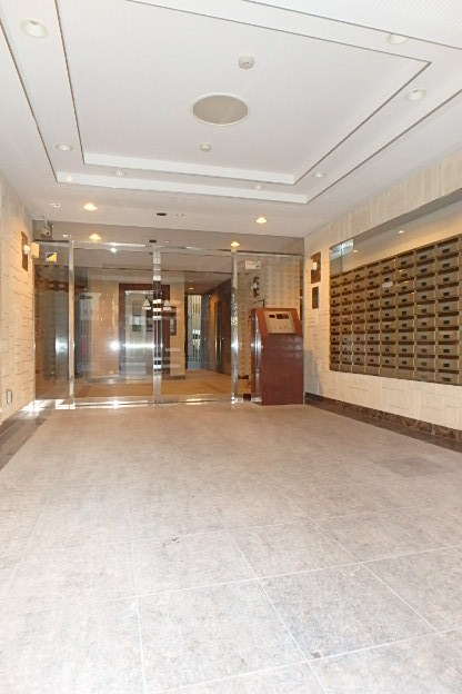 グランド・ガーラ横浜関内7階 広々としたロビー