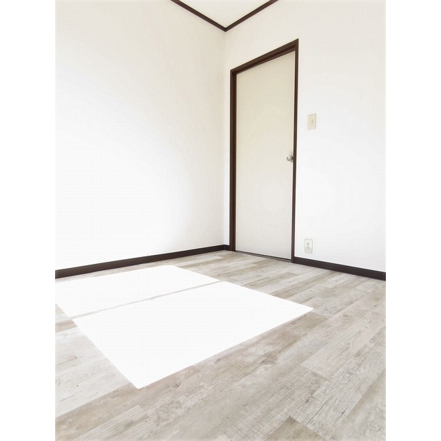 リヴェールシモネＢ 南側洋室２