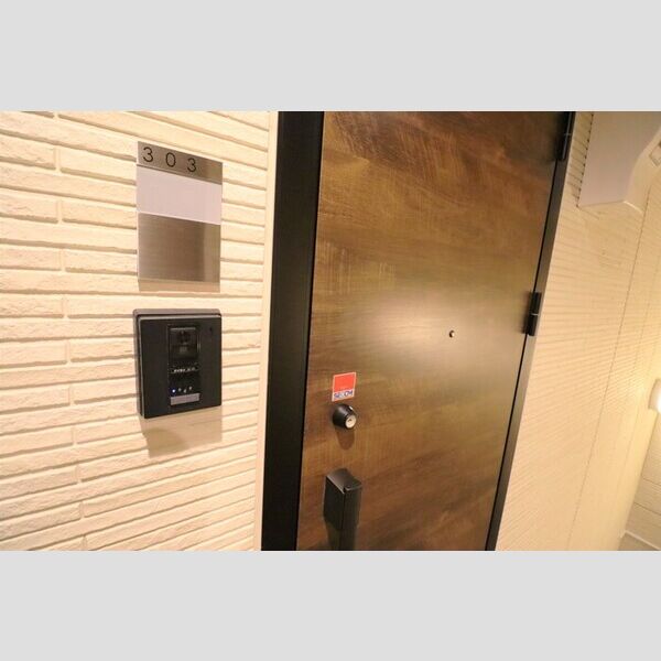 アイウェル湘南台303号室 玄関