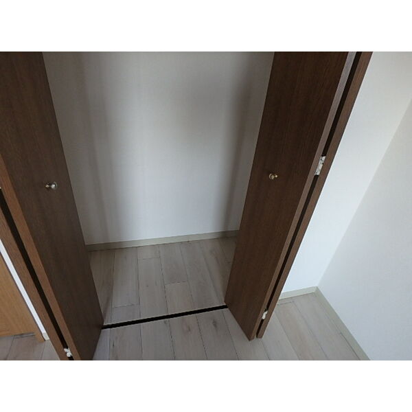 シンシア大森本町703号室 収納