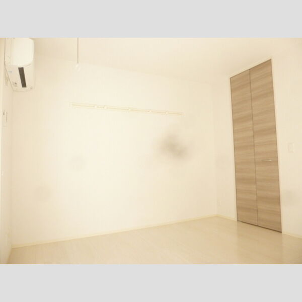 グラディート妙典206号室 居室全景②