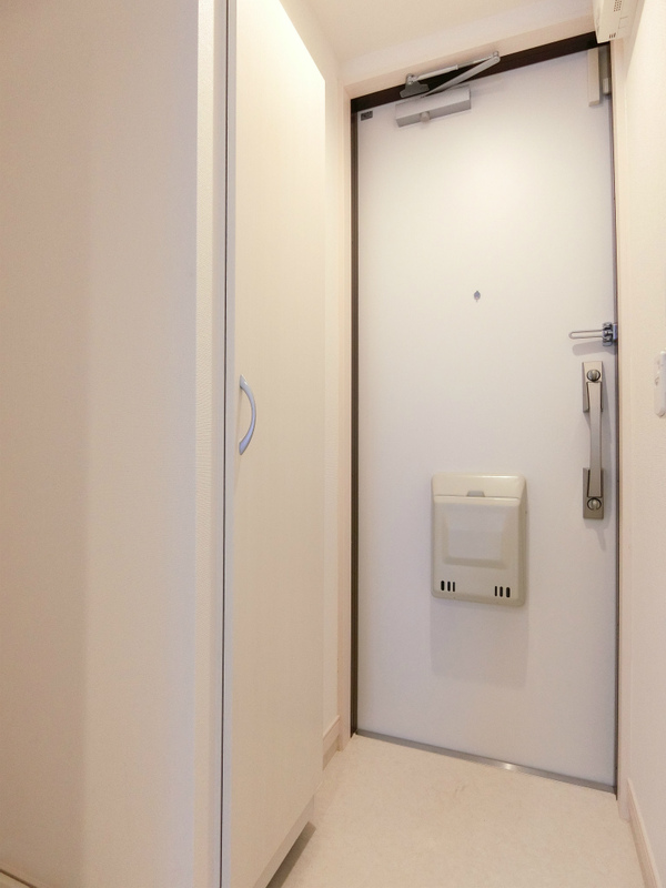 リブリ・サンヒルズ湘南台 玄関