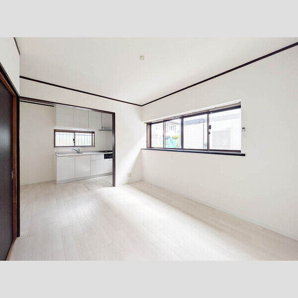 マロンタウン　1番館1号室 リビングダイニング