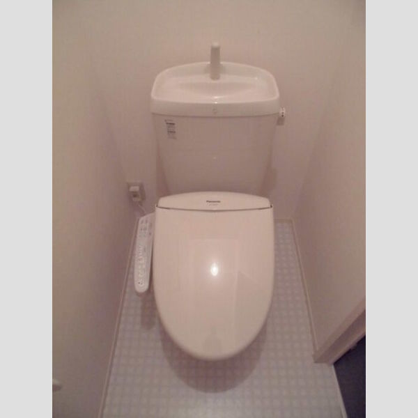 エミナンスⅡ102号室 温水洗浄暖房便座