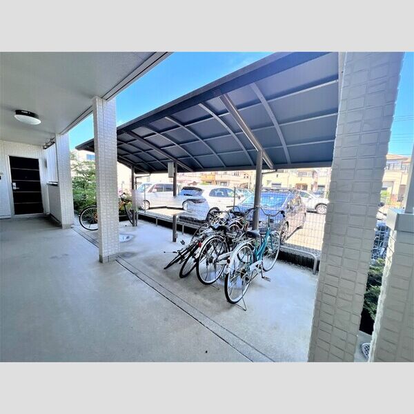 トゥールフルール 駐輪場