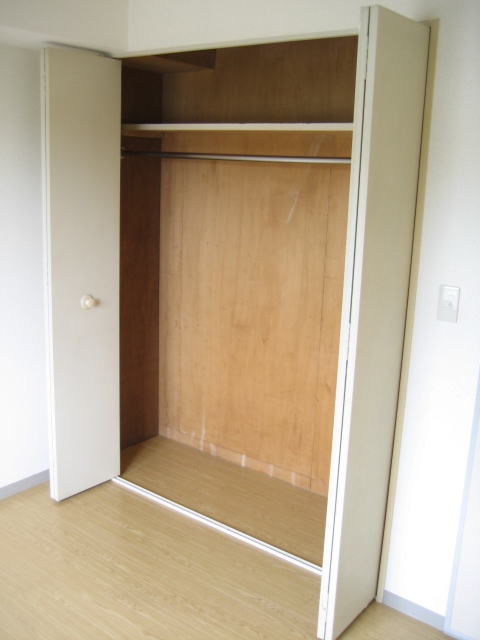 ガーデンハイム大和0203号室 洋室２　収納　※現況優先