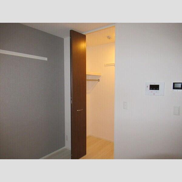 KT 5th106号室 ウォークインクローゼット