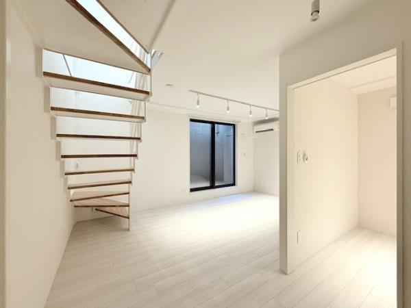 ＡＬＥＲＯ新中野ＩＩ1階 リビング