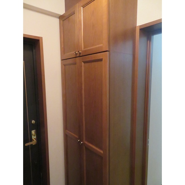 Ａｂｏｄｅ　Ａｚａｂｕ0101号室 玄関収納