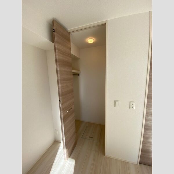 グランシエラ108号室 収納