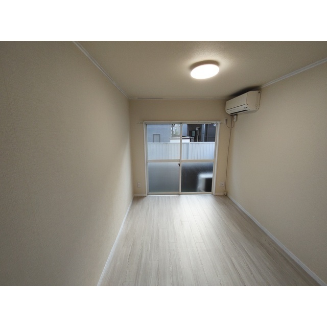 サンウィングB リビング