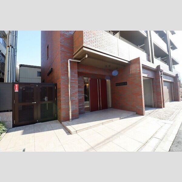 ロイヤルグレース道201号室 エントランス