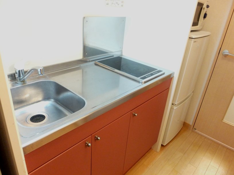 レオパレスクララ３ 玄関