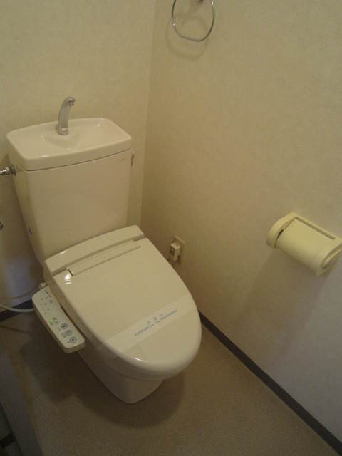 リヴェール湘南0301号室 トイレ