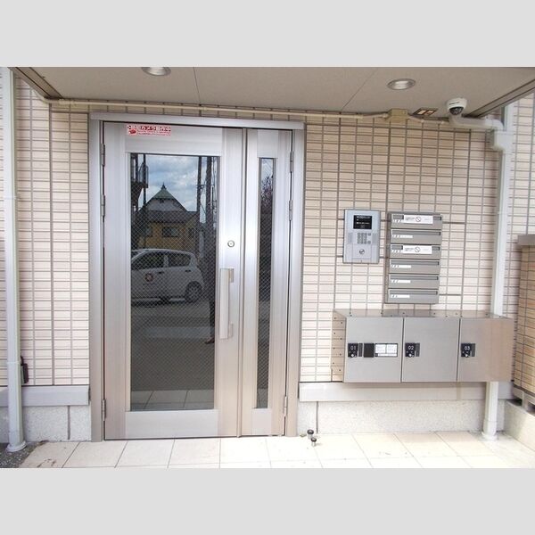 スプリングハウス エントランス