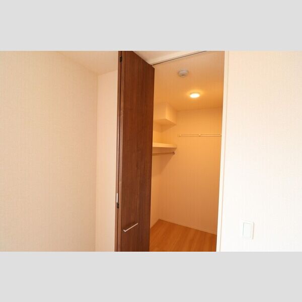 リヴェール303号室 ウォークインクローゼット