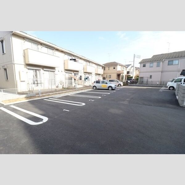 ハイクレスト301号室 駐車場