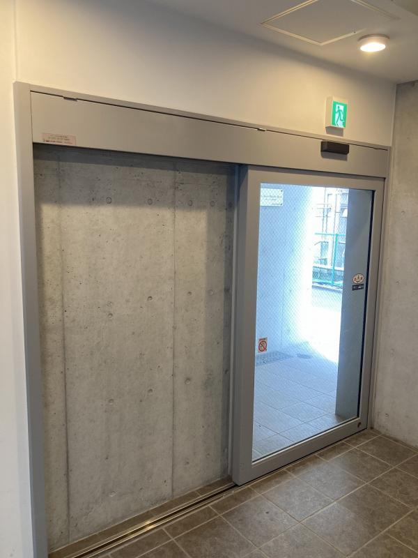 アズミュージック新宿御苑8階 エントランス
