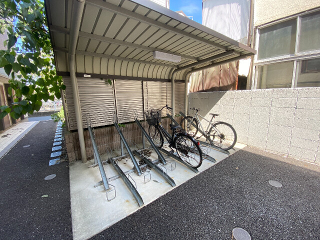 イルヴィアーレ豊島園1階 駐輪場