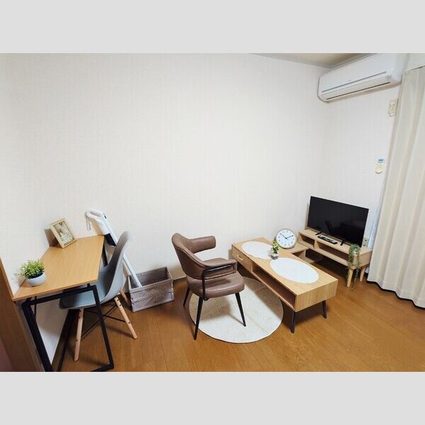 ジュネス国立 洋室7帖(別角度)