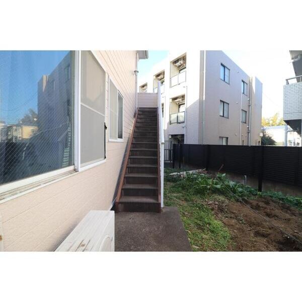 エステートピアカワベ203号室 エントランス