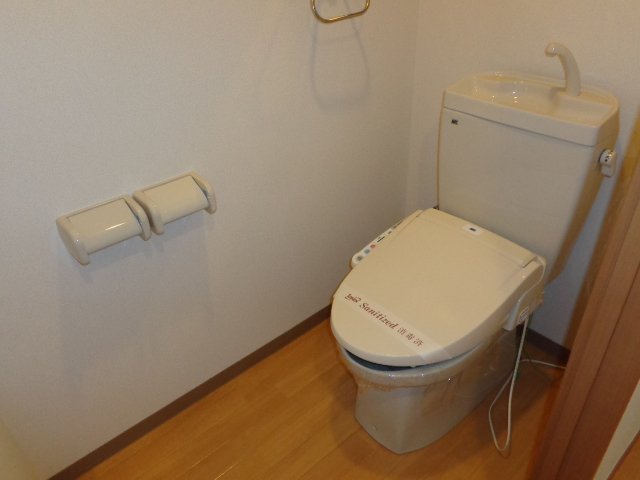 ＥＶＥＲ　ＳＨＩＮＥ　ＳＨＯＮＡＮ シャワー付トイレ