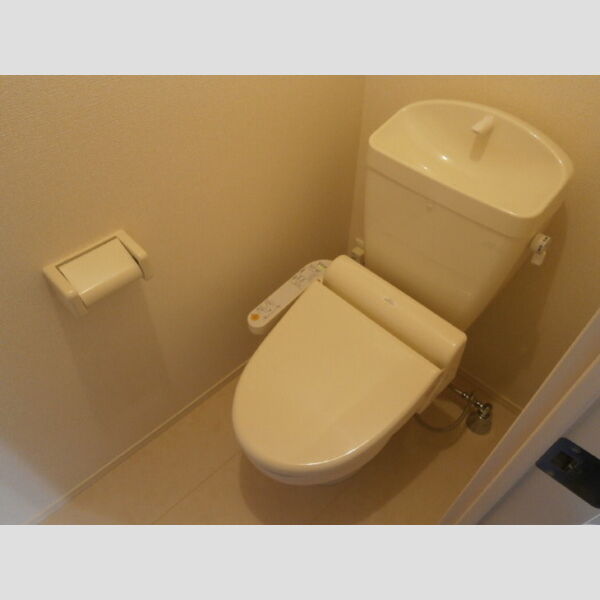 ラ・ゼルコバ101号室 トイレ