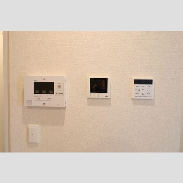 アベニール112号室 SECOMのセキュリティシステム&モニタ付きインターホン