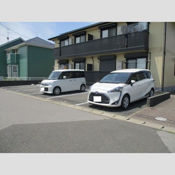 ブルンネンパーク　B 駐車場