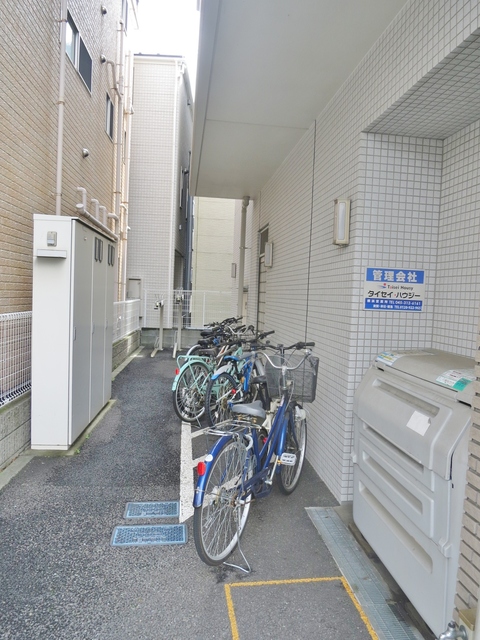 サンブリエ0405号室 駐輪場　※実際の使用状況とは異なります(現況優先)