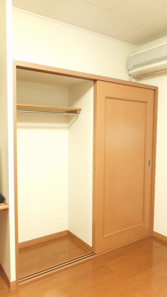 レオパレスエアル クローゼット