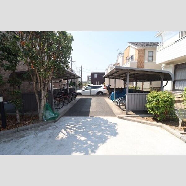 リビングタウンみのり台　B202号室 駐輪場