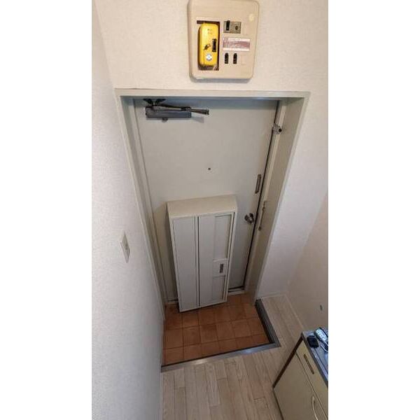 メゾン・ド・ルージュ 玄関