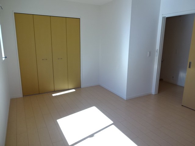 シャイン　ガーデン 洋室