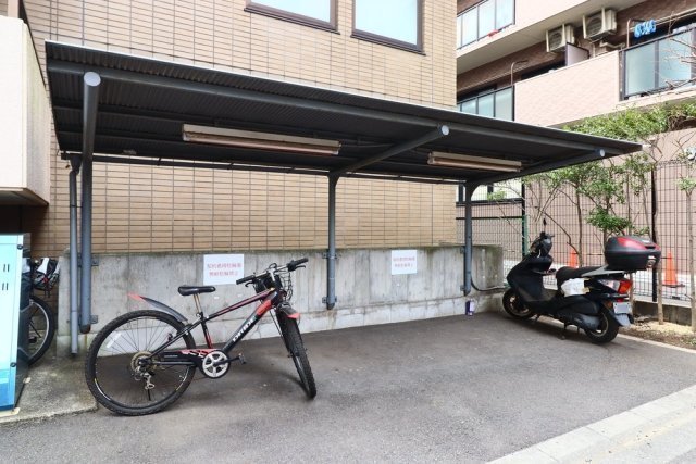 フレグラント町田5階 駐輪場