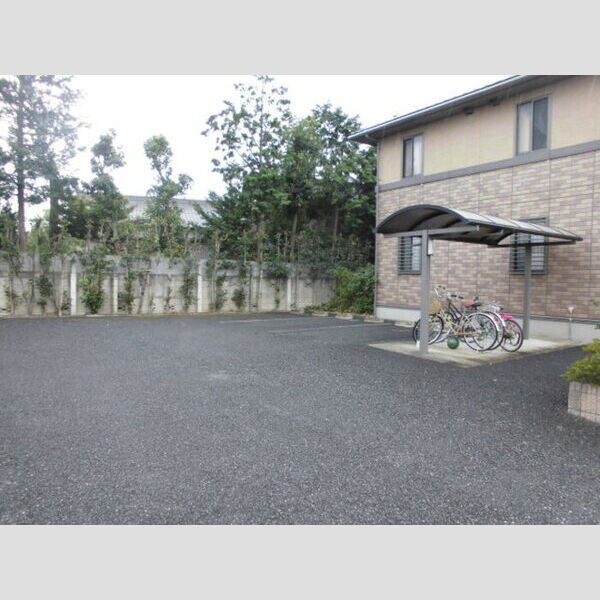 ファミールメゾン 駐車場