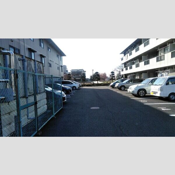 サンヴァリー　Ⅱ 駐車場