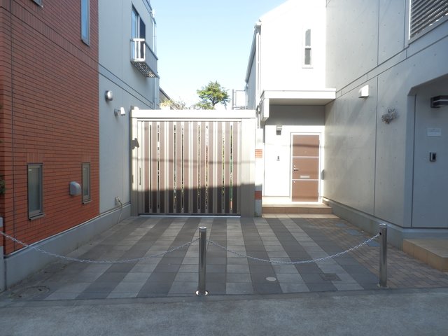 メゾン三愛 駐車場