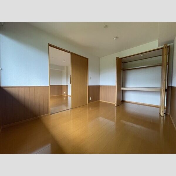 サンモール六実103号室 洋室　6帖