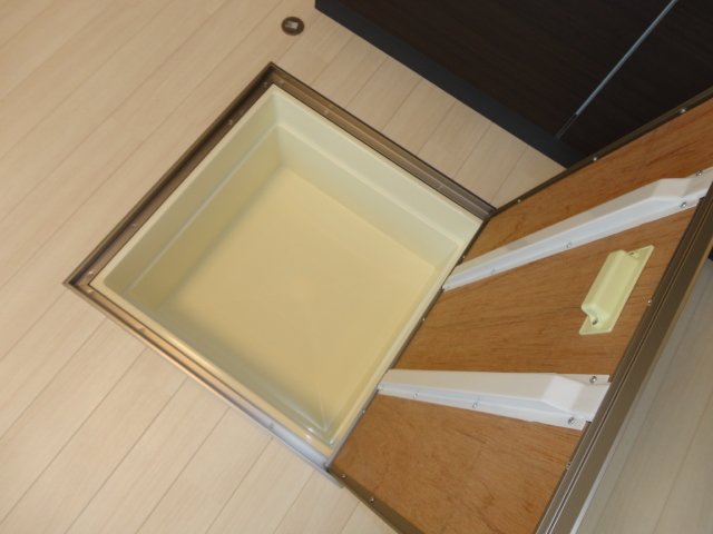 Camellia 床下収納