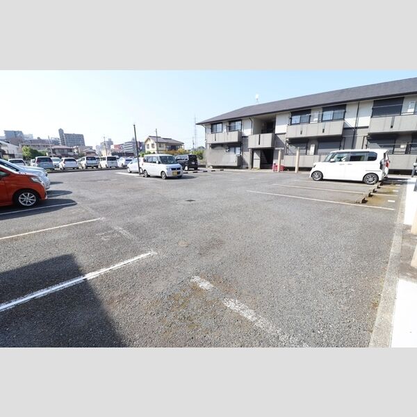 ロイヤル・スクエア　B 駐車場