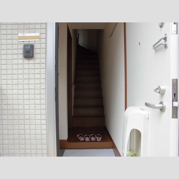 ジュ・マルティⅡ102号室 玄関